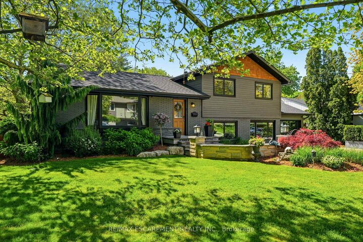 Property Photo: 600 Deborah Crescent ON L7T 2N1
