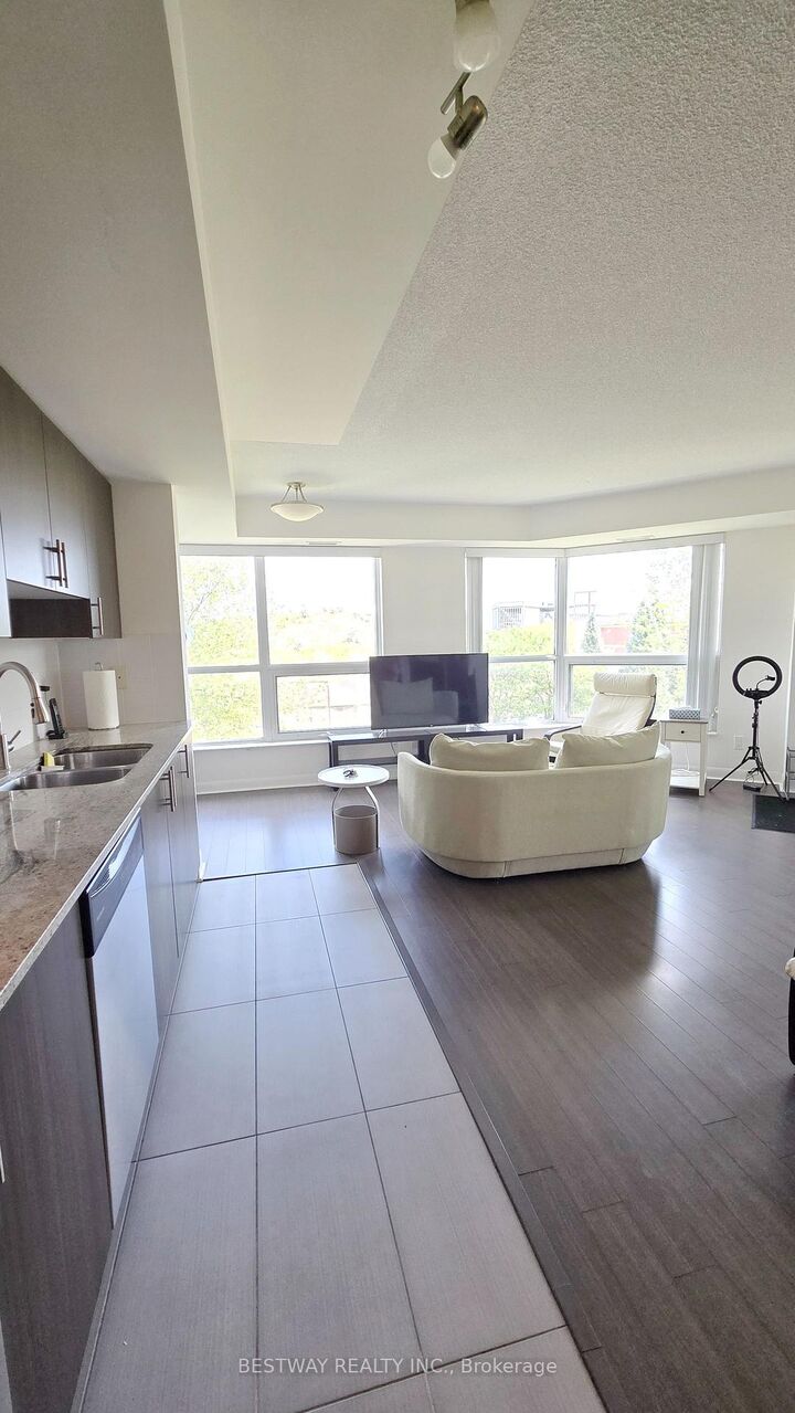 Property Photo:  75 Norman Bethune Avenue 208  ON L4B 0B6 