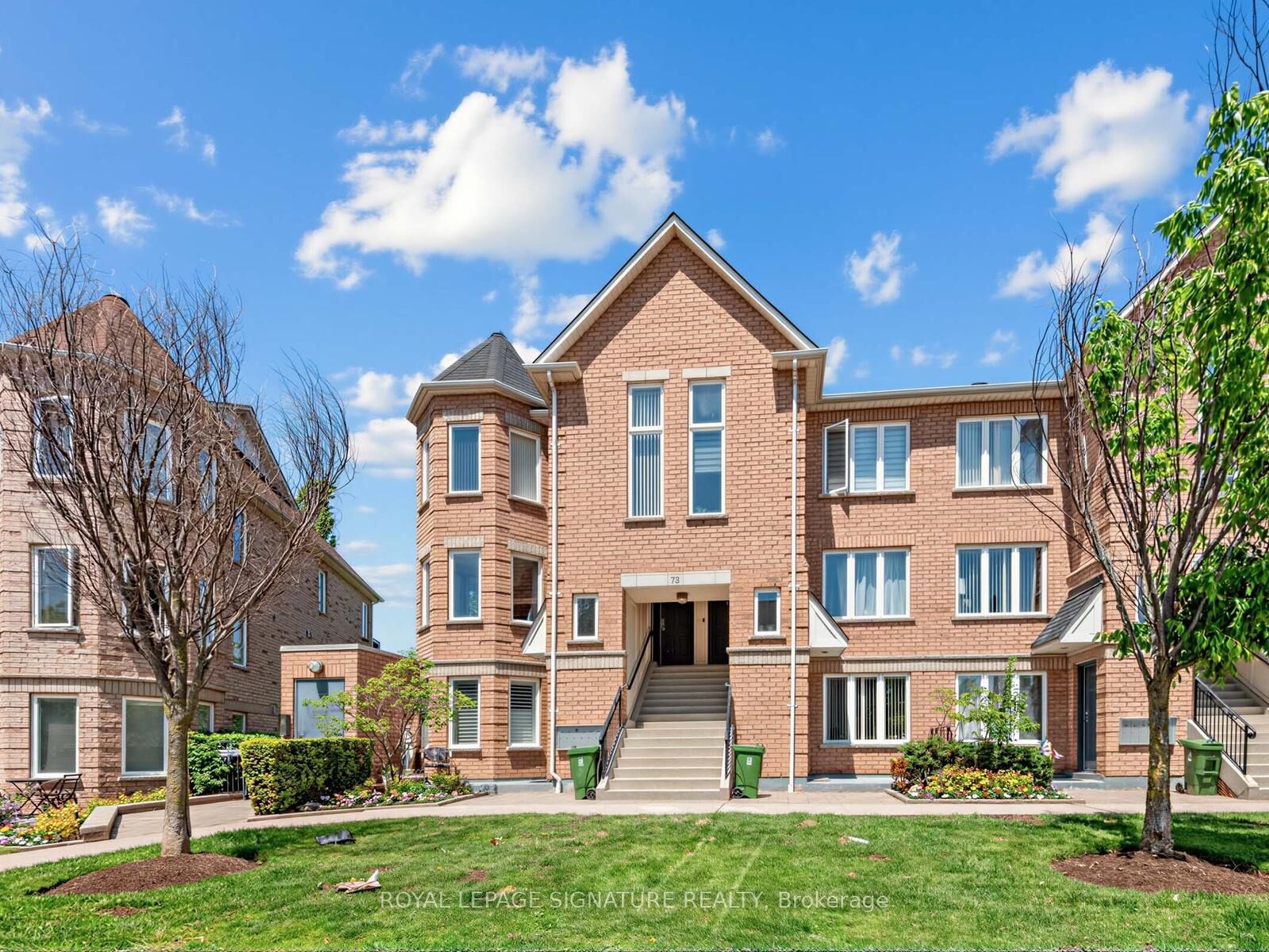 Property Photo: 72 Aerodrome Crescent 201 ON M4G 4J1