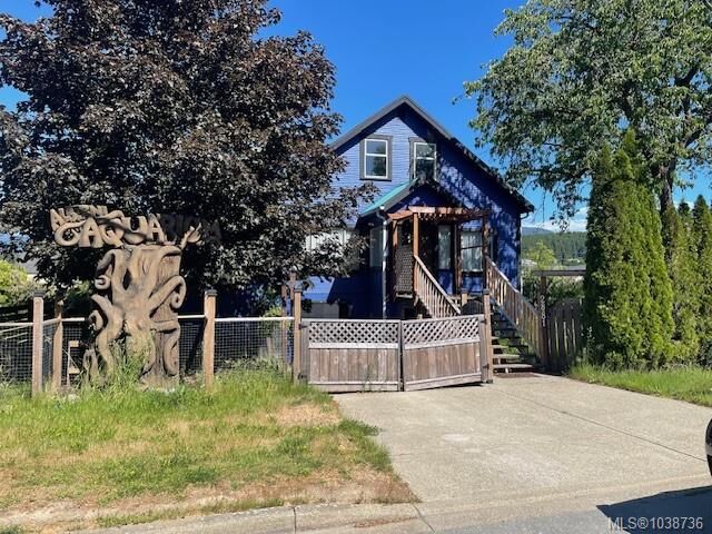 Property Photo: 2881 8th Ave BC V9Y 2K6