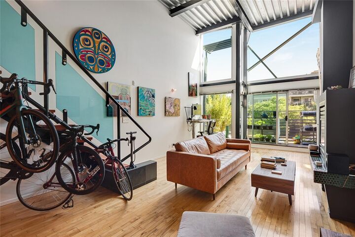 Property Photo: 1030 Meares St #206 BC V8V 5A5