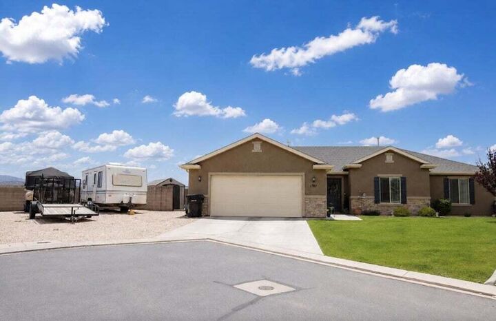 Property Photo:  1761 Willow Ln  UT 84720 