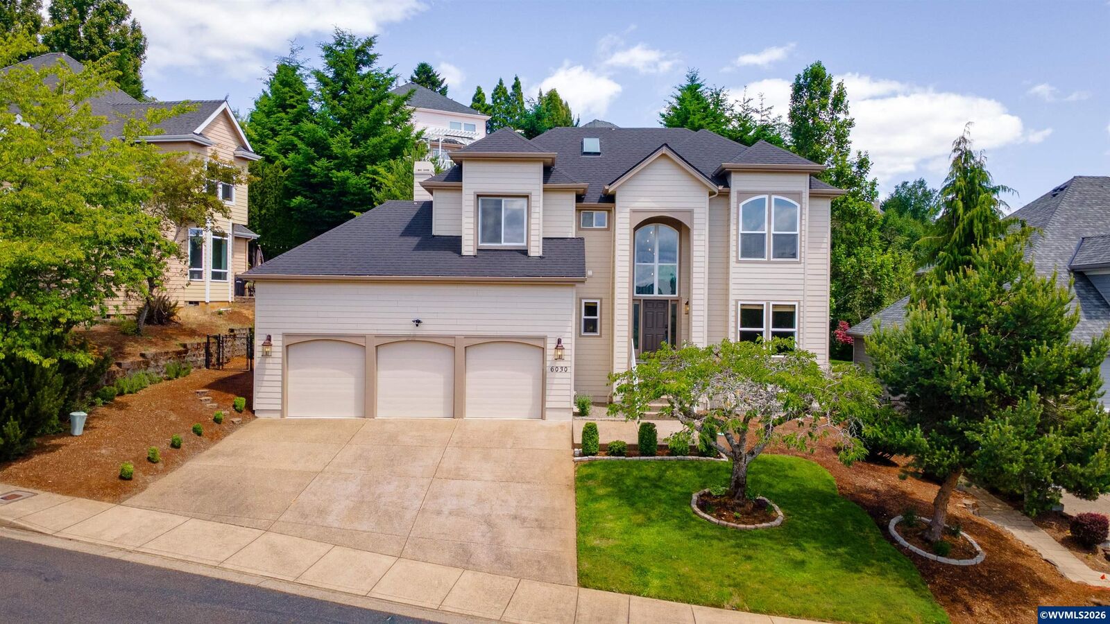 Property Photo:  6030 Mission Hills St SE  OR 97306 