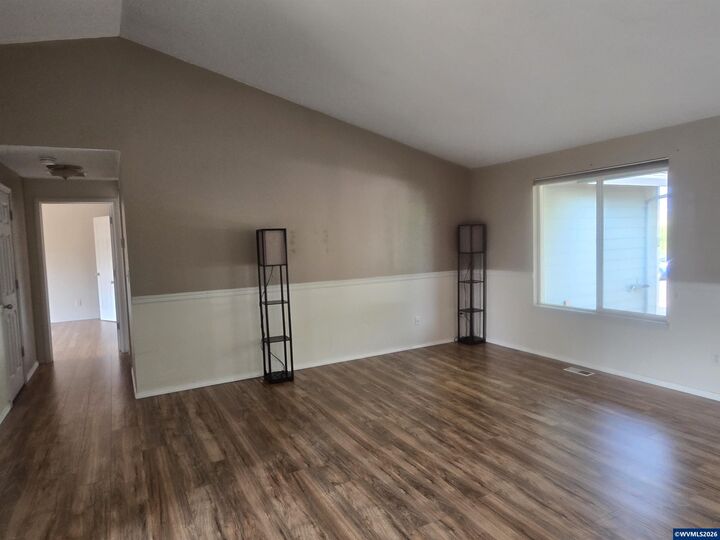 Property Photo:  1064 Turtledove Lp  OR 97355 