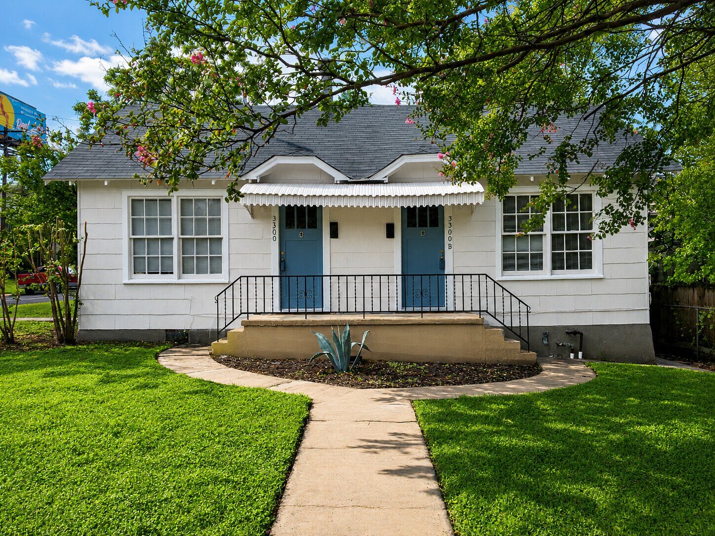 Property Photo:  3300 Robinson Avenue B  TX 78722 