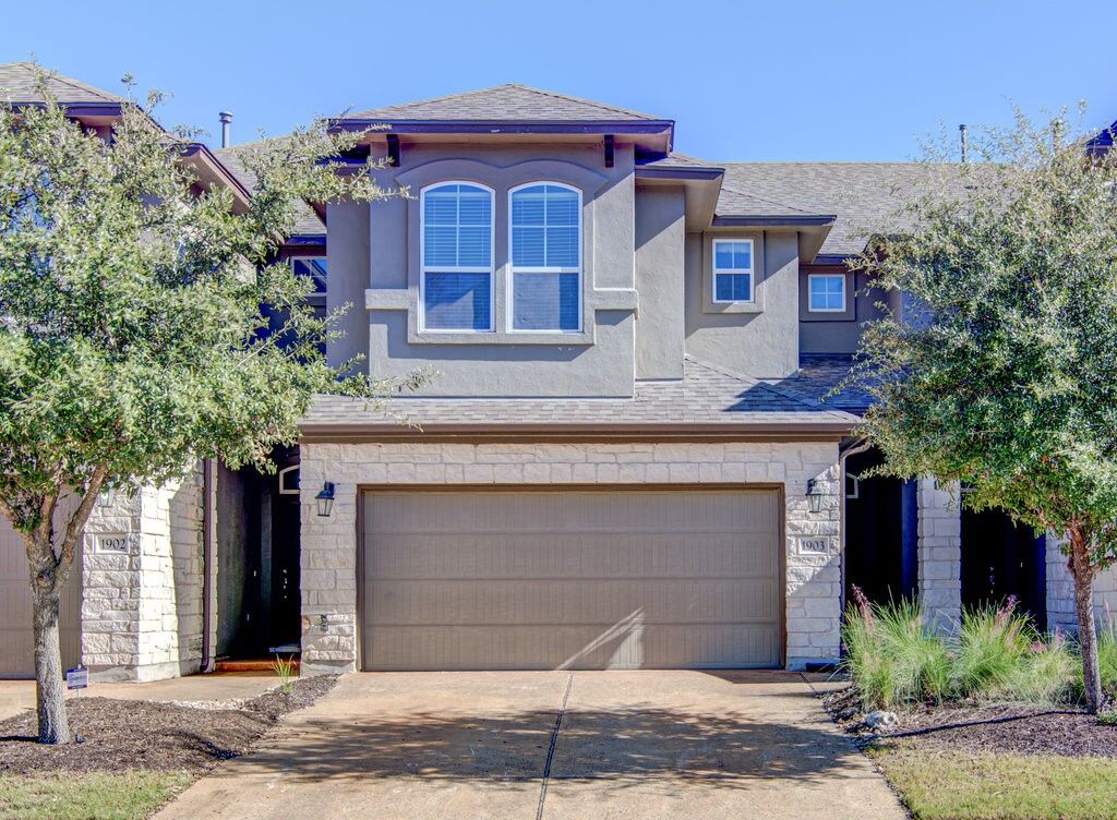 Property Photo:  13400 Briarwick Drive 1903  TX 78729 
