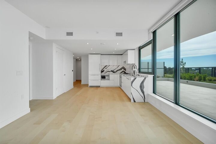 Property Photo:  135 E 13th Street 408  BC V7L 0J8 
