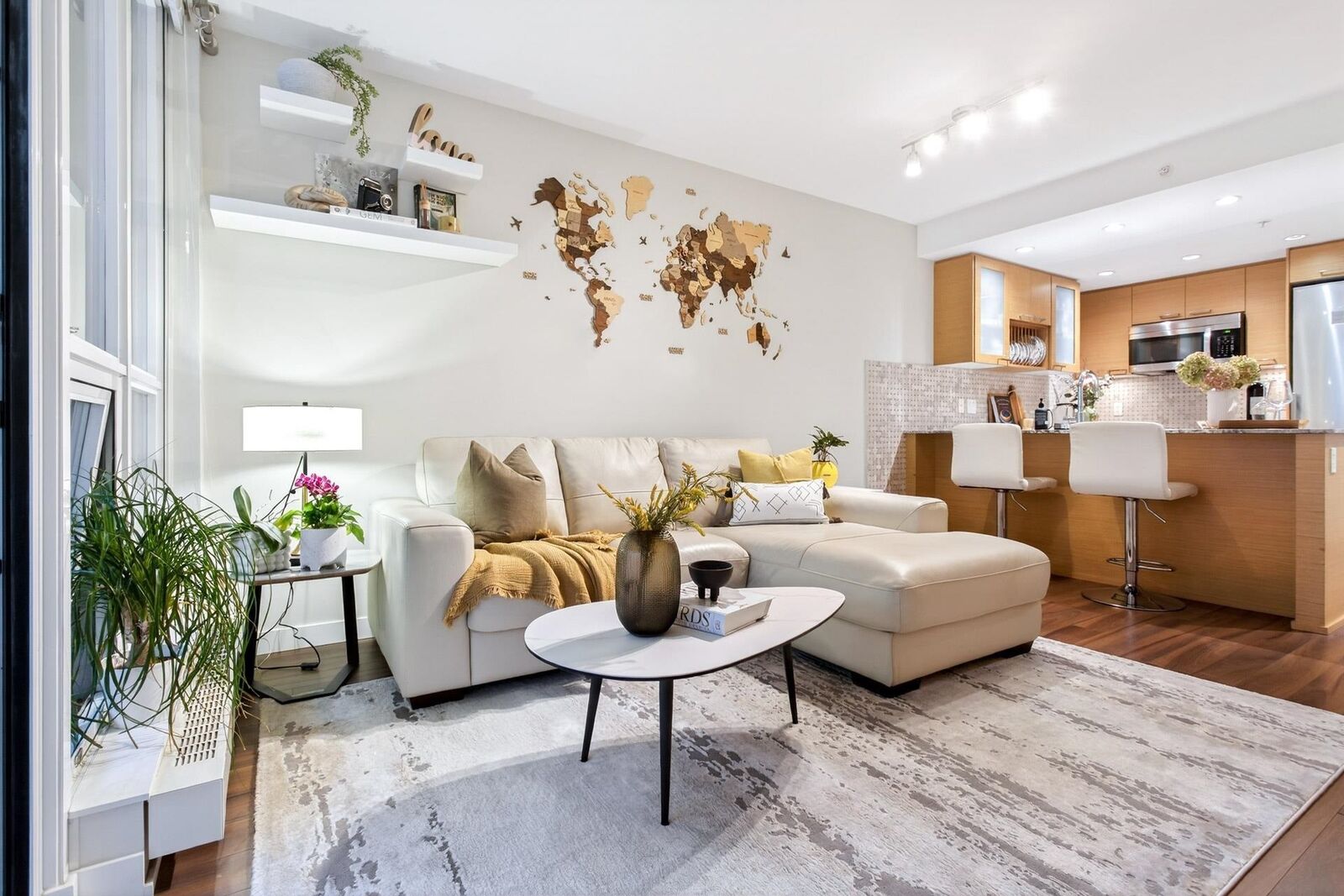Property Photo:  135 E 17 Street 413  BC V7L 0C4 