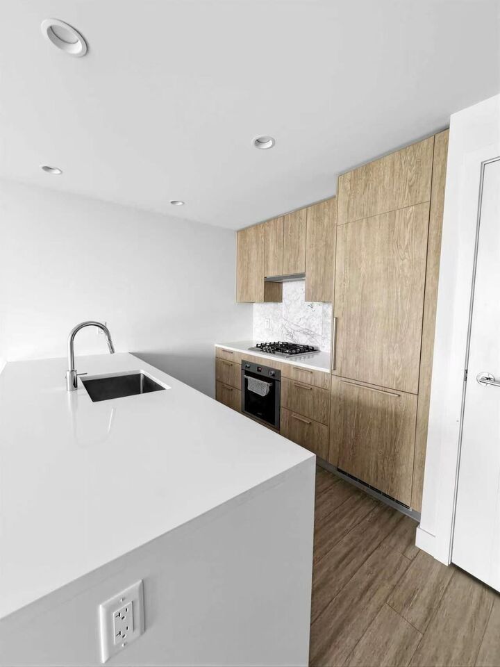 Property Photo: 6398 Silver Avenue 2404 BC V5H 0K7