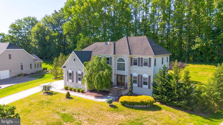 Property Photo:  20 Forest Lane  NJ 08831 