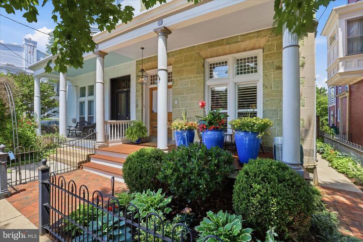 Property Photo:  633 W Chestnut Street  PA 17603 