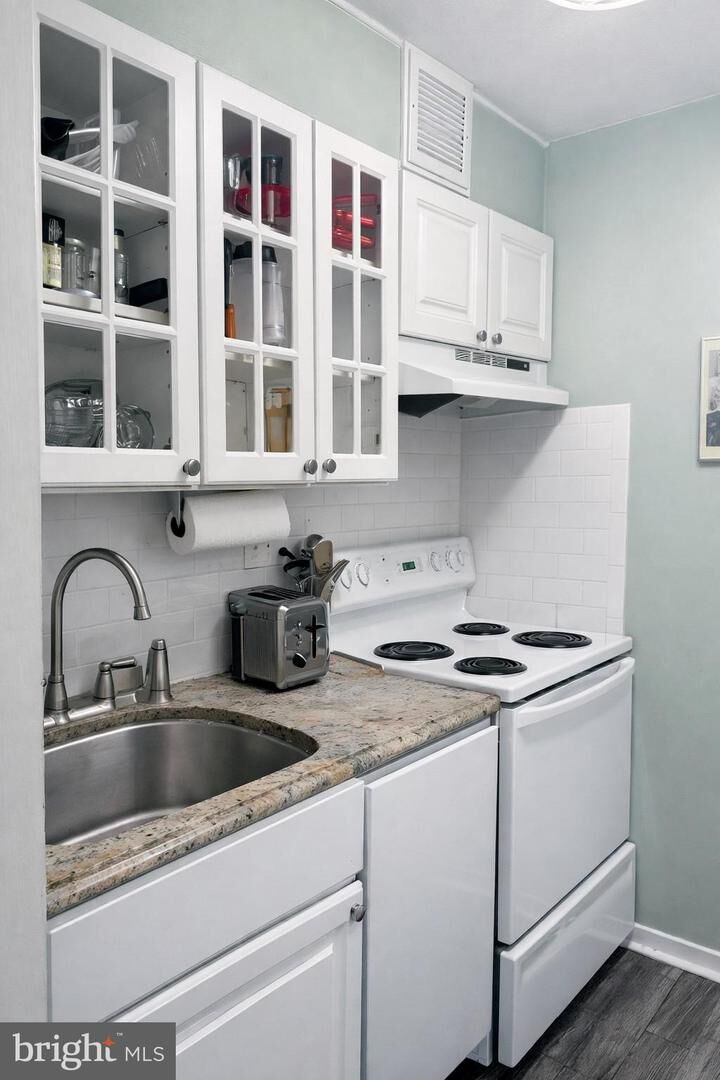 Property Photo:  224 W Rittenhouse Square 30 1603  PA 19103 