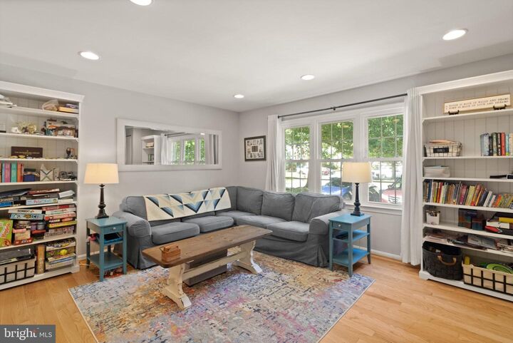 Property Photo:  8573 Tyrolean Way  VA 22153 