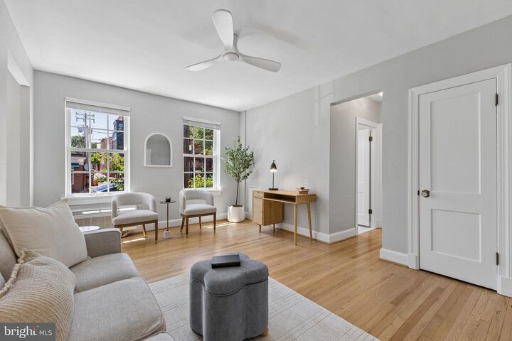 Property Photo:  715 S Washington Street A-32  VA 22314 