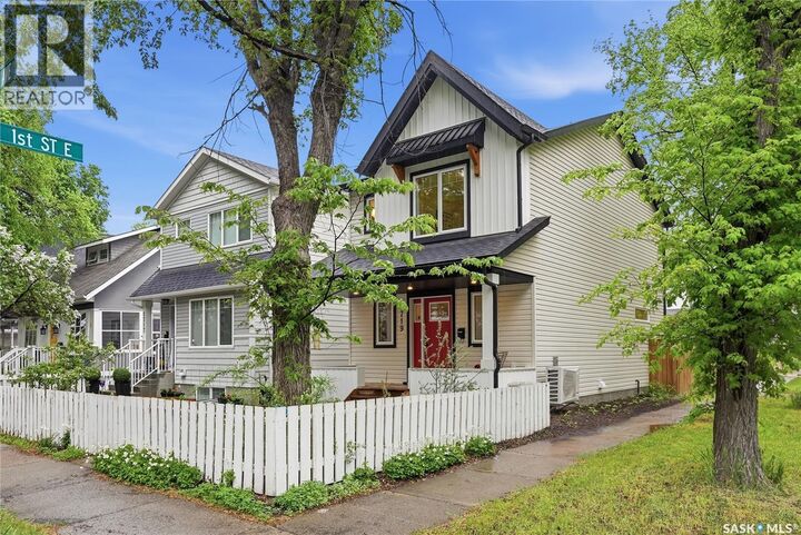 Property Photo:  1719 Lorne Avenue  SK S7H 1Y3 