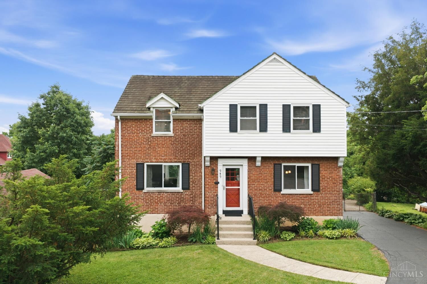 Property Photo: 949 Redway Avenue OH 45229
