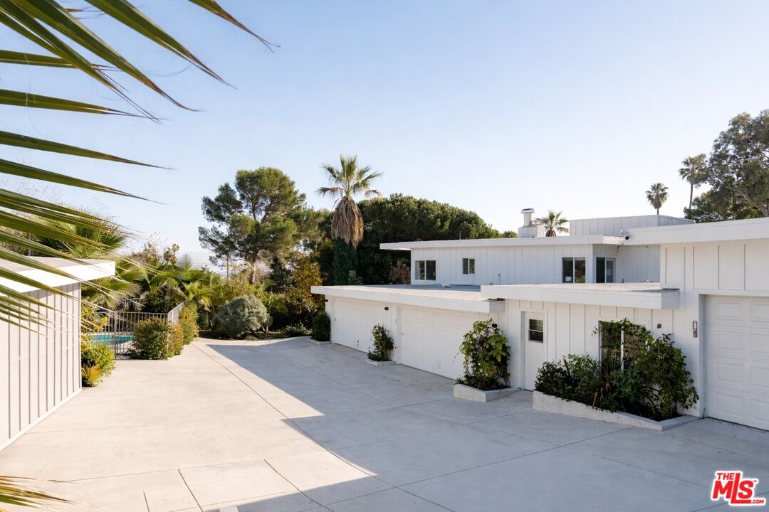 Property Photo: 6467 Sycamore Meadows Dr CA 90265