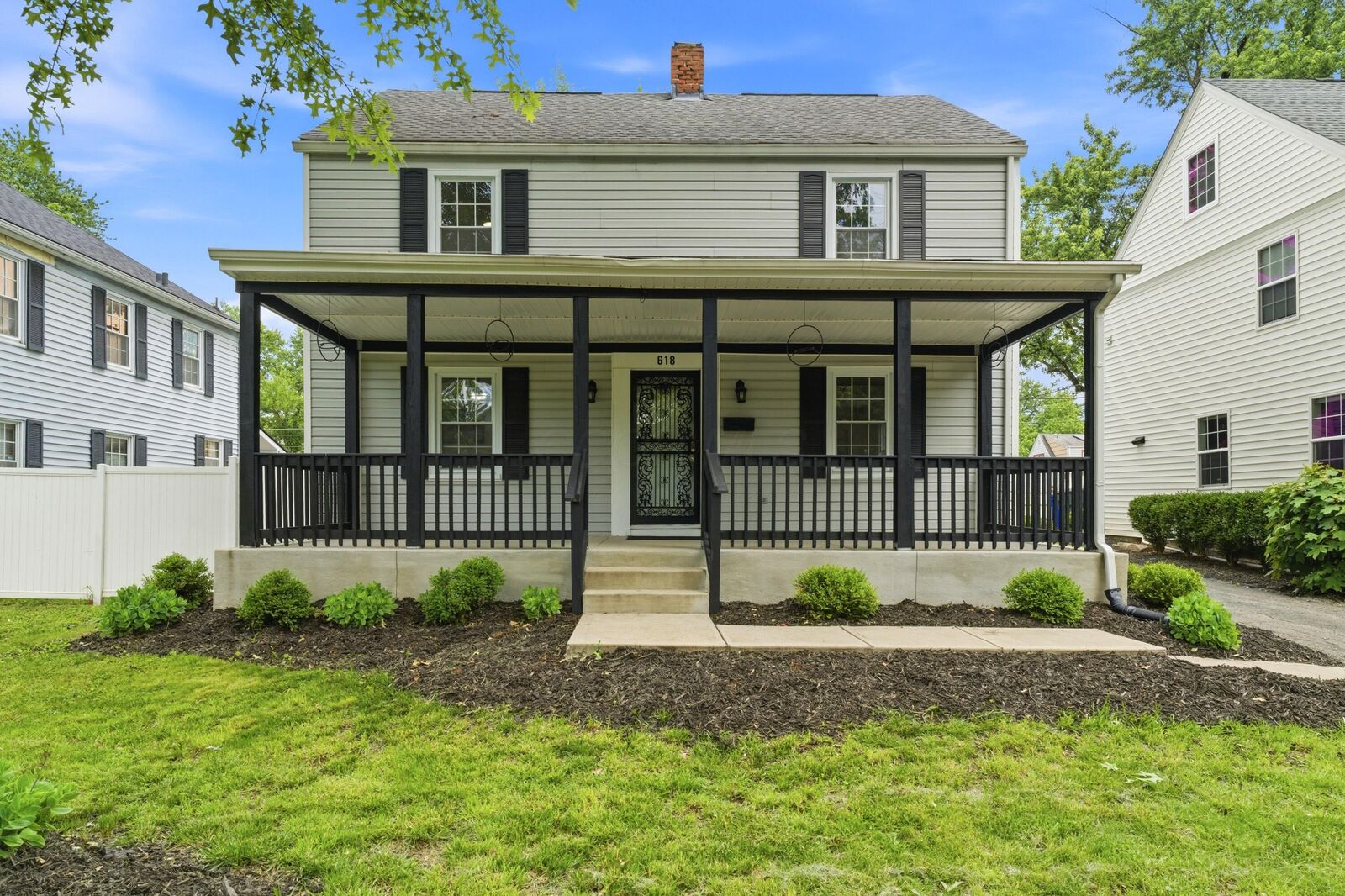 Property Photo: 618 Eastmoor Boulevard OH 43209