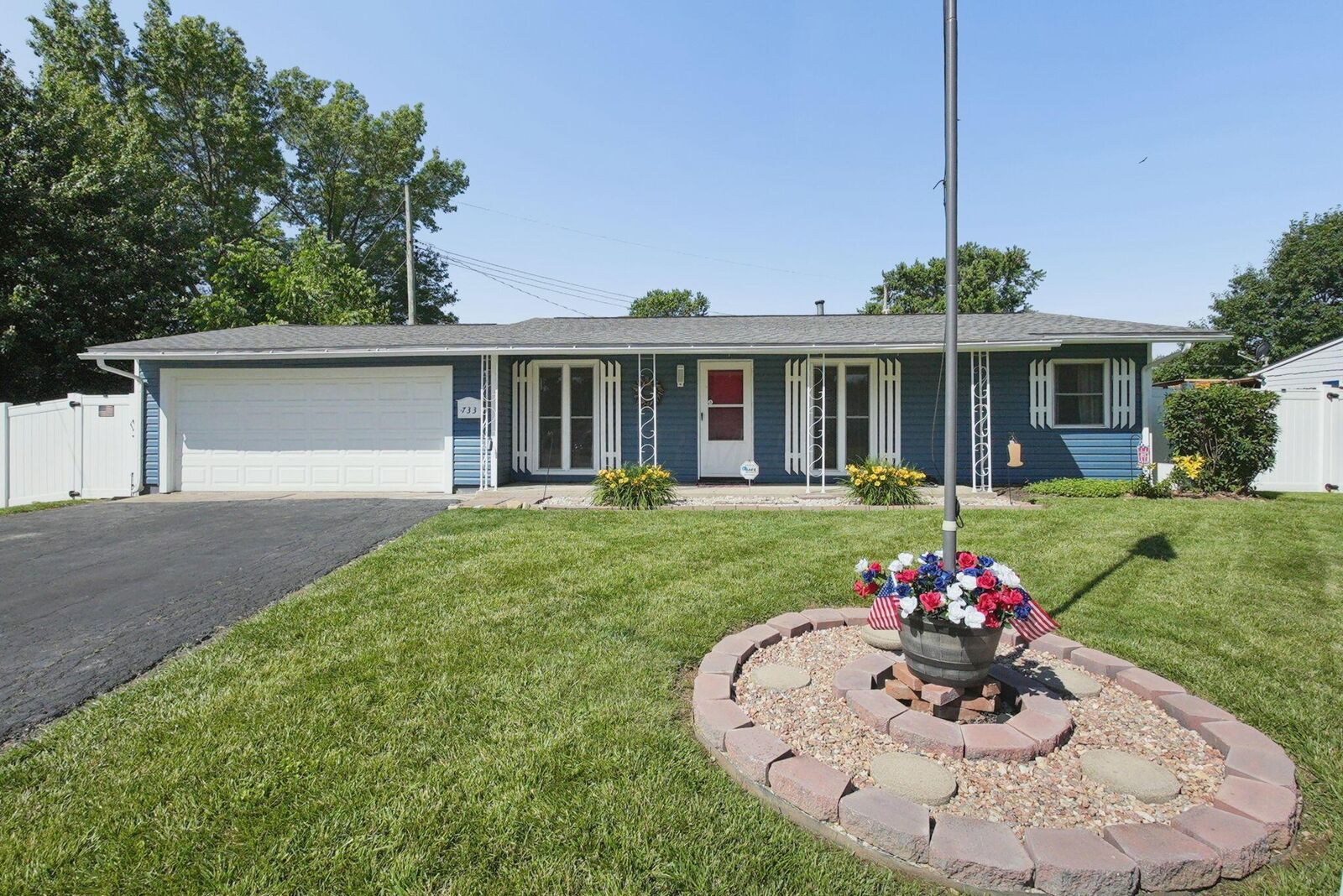 Property Photo: 733 Gilmore Drive OH 43068