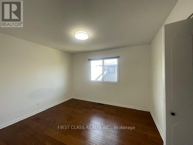 Property Photo: 93 Peckham Avenue N3 ON M2R 2V4
