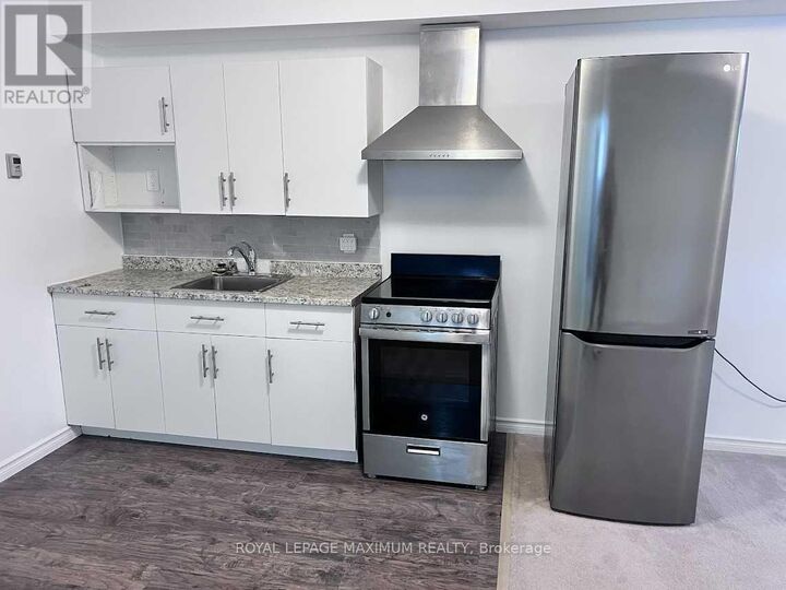 Property Photo:  82 Ambler Bsmt  ON L4M 7A6 
