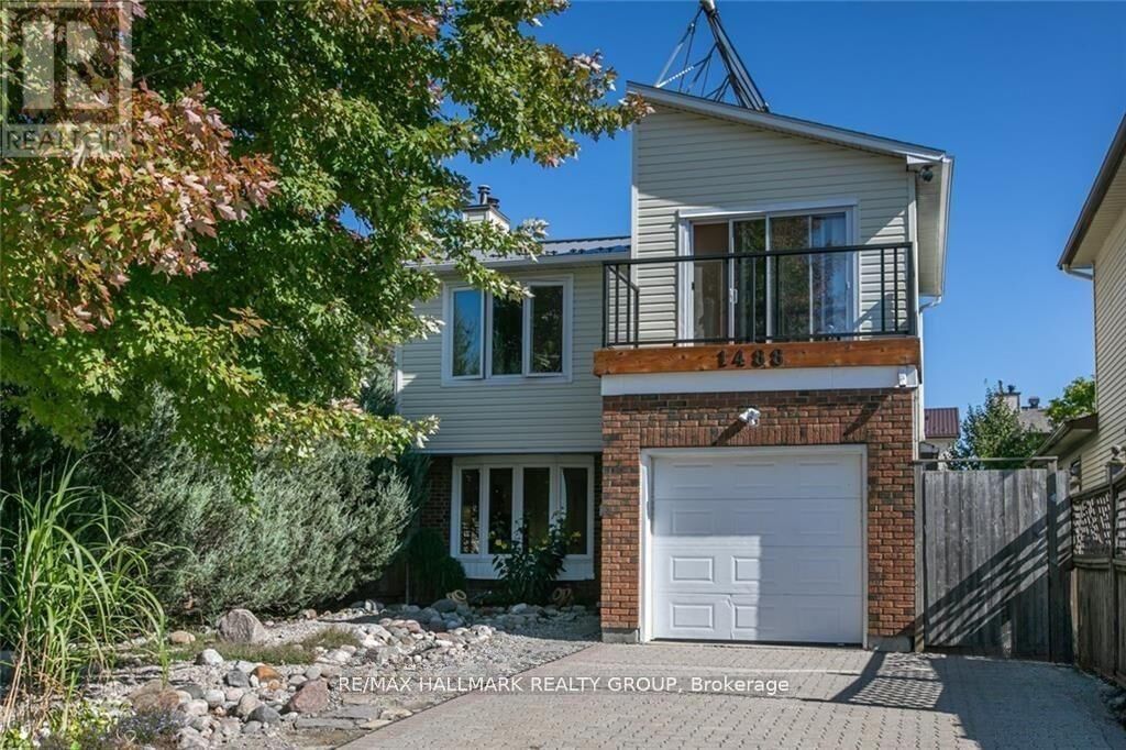 Property Photo: 1488 Meadowbrook Road A ON K1B 5C3