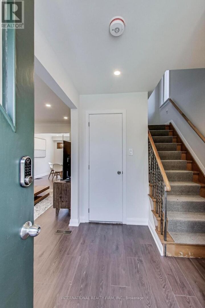 Property Photo: 1097 Glengrove Avenue ON M6B 2K3