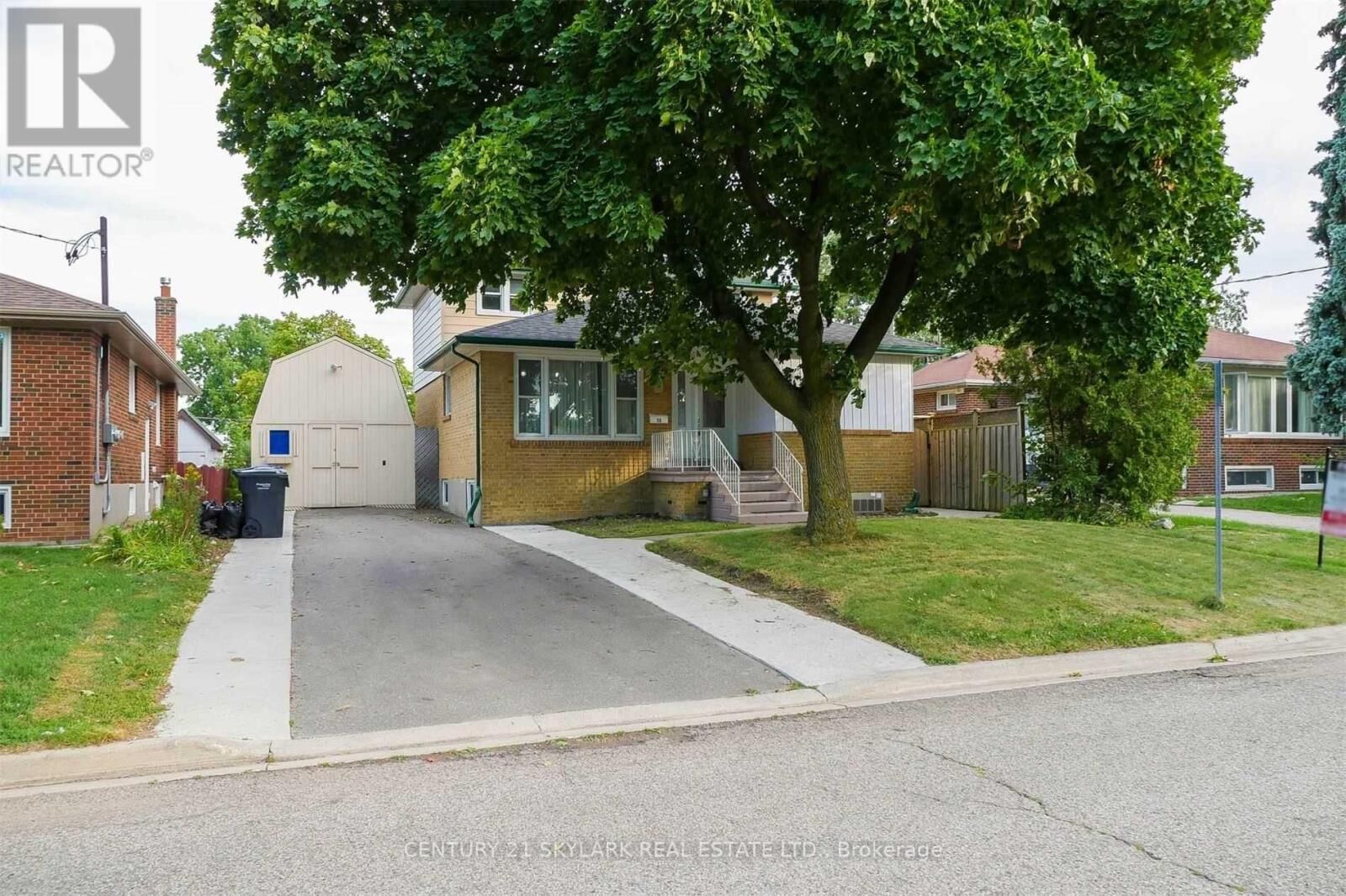 Property Photo: 35 Cumberland Drive ON L6V 1W5