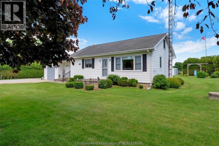 Property Photo:  30655 Zone Road 5 Road  ON N0P 1C0 