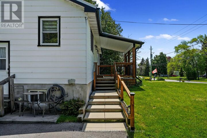 Property Photo:  40 Whites Road  ON K8V 5P5 