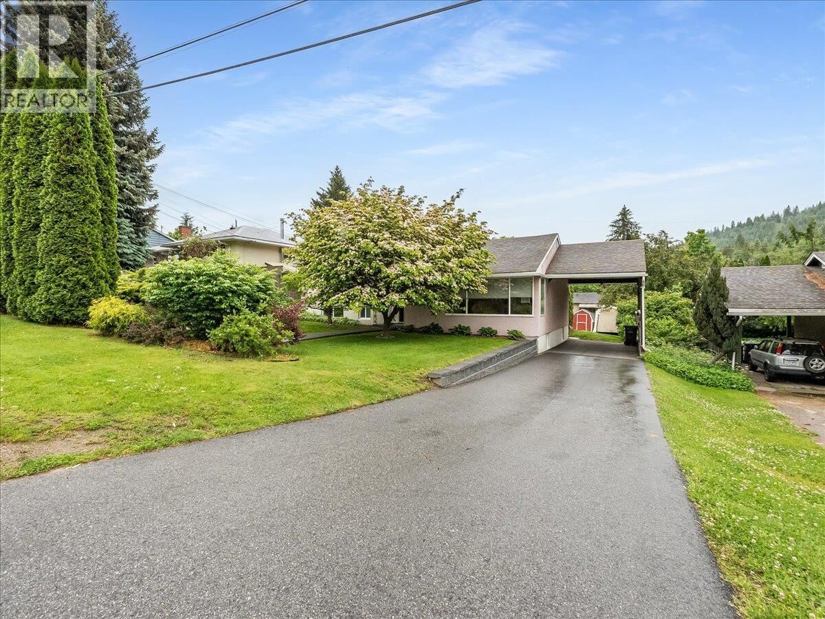Property Photo:  806 10th Street  BC V1N 2H8 