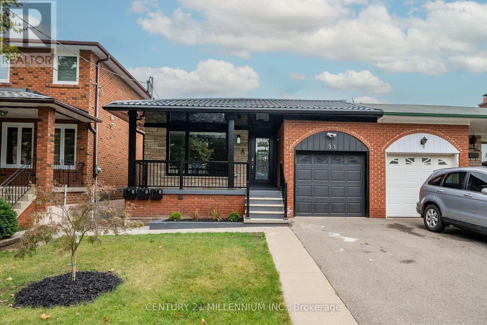Property Photo:  31 Mariposa Avenue C  ON M6N 4A1 