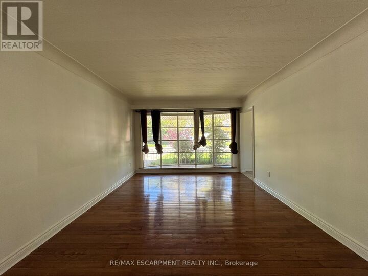 Property Photo: 71 Hoover Crescent ON L9A 3H2