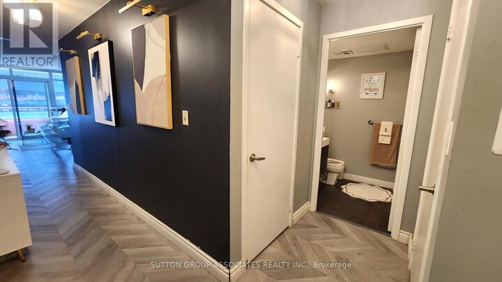 Property Photo:  4K Spadina Avenue 1012  ON M5V 3Y9 