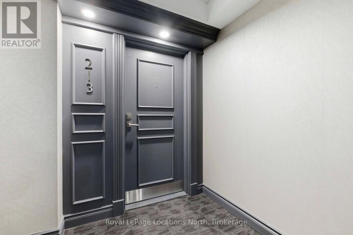 Property Photo:  4 Briar Hill Heights 213  ON L9R 1Z7 