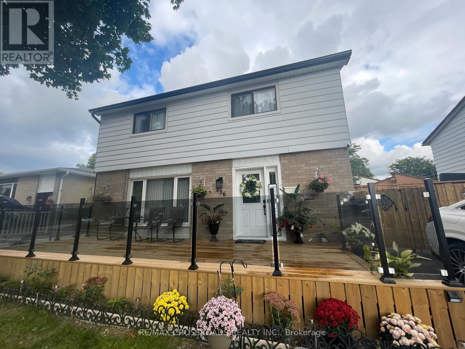 Property Photo: 256 Birchcliffe Crescent ON L8T 4L2