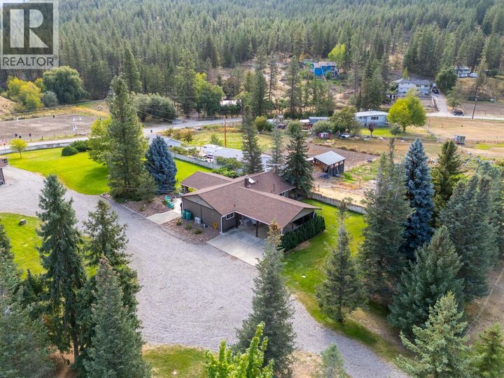 Property Photo: 602 Johnson Crescent BC V0H 1T5