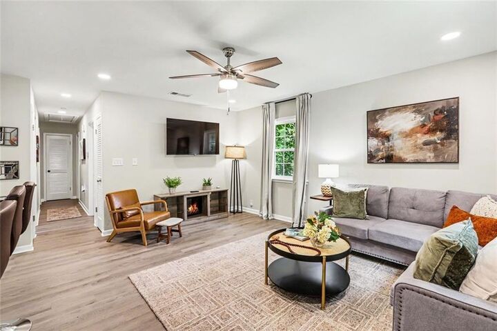 Property Photo:  2060 Westwood Avenue SW  GA 30310 