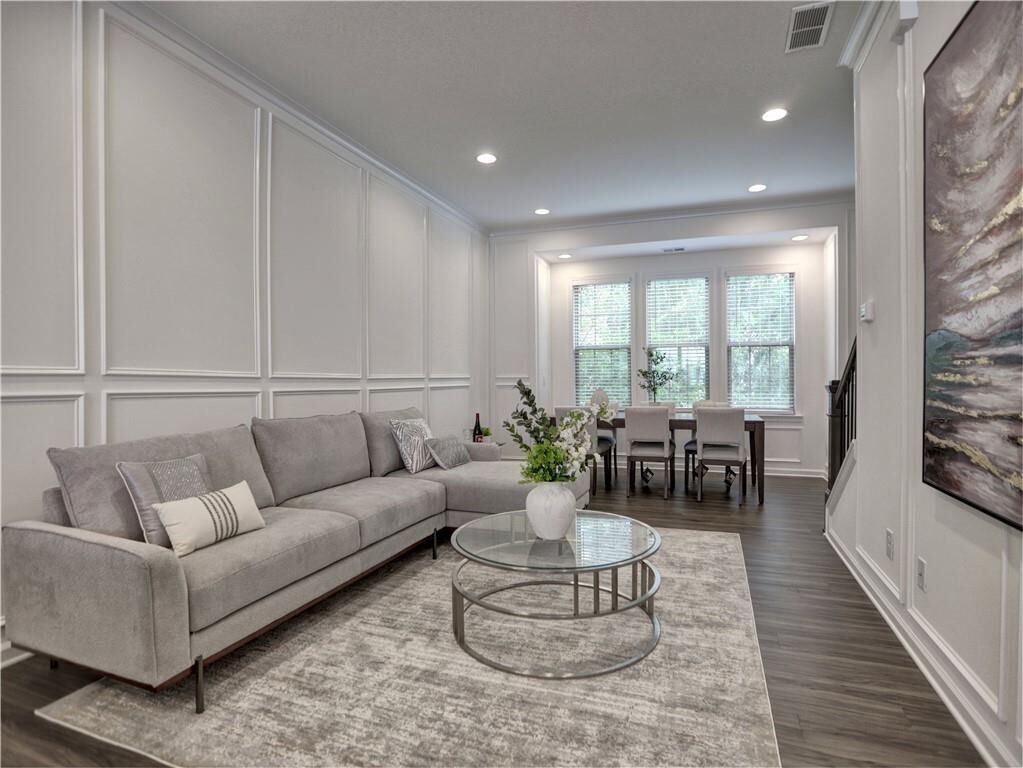 Property Photo:  547 Broadview Place NE  GA 30324 