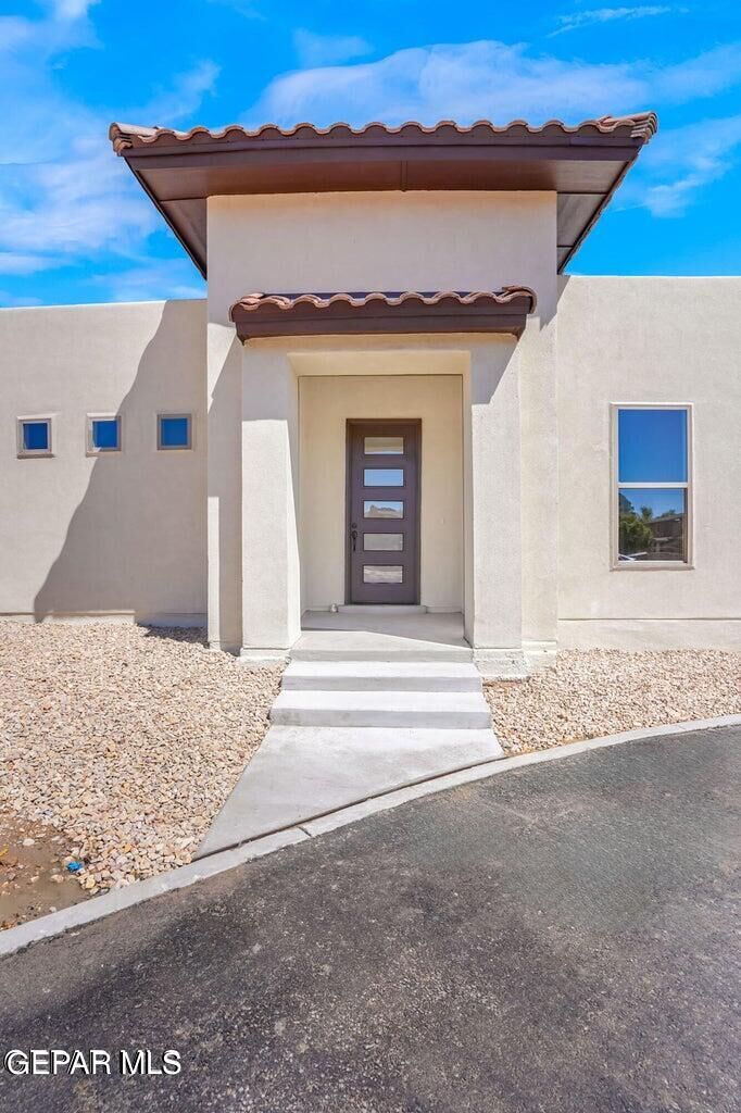 Property Photo:  871 Country Club Road 4B  TX 79932 
