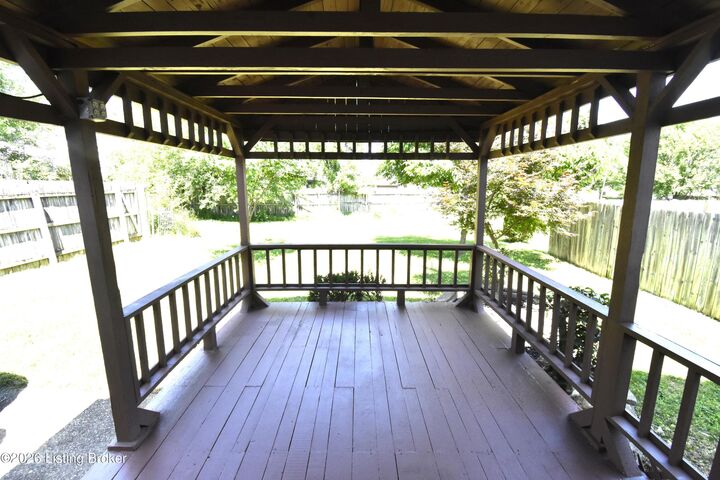 Property Photo:  4006 Mimosa View Dr  KY 40299 