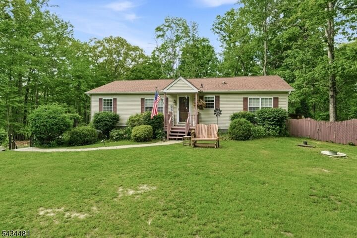 Property Photo:  11 Fox Run  NJ 07827 
