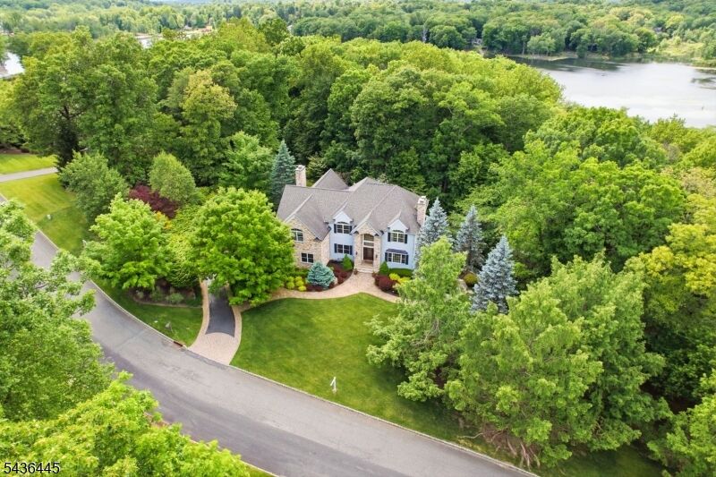 Property Photo:  4 Windemere Way  NJ 07871 