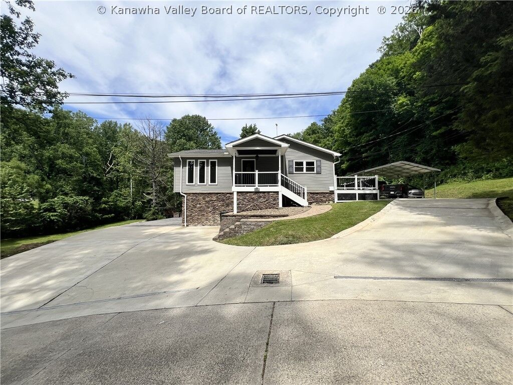 Property Photo:  886 Lynn Brooke Place  WV 25312 