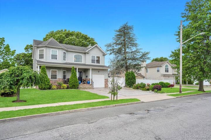 Property Photo:  14 Kent Road  NY 11580 