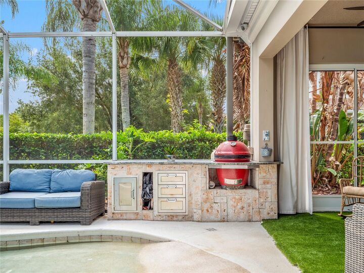 Property Photo: 11800 Zelkova Lane FL 32827