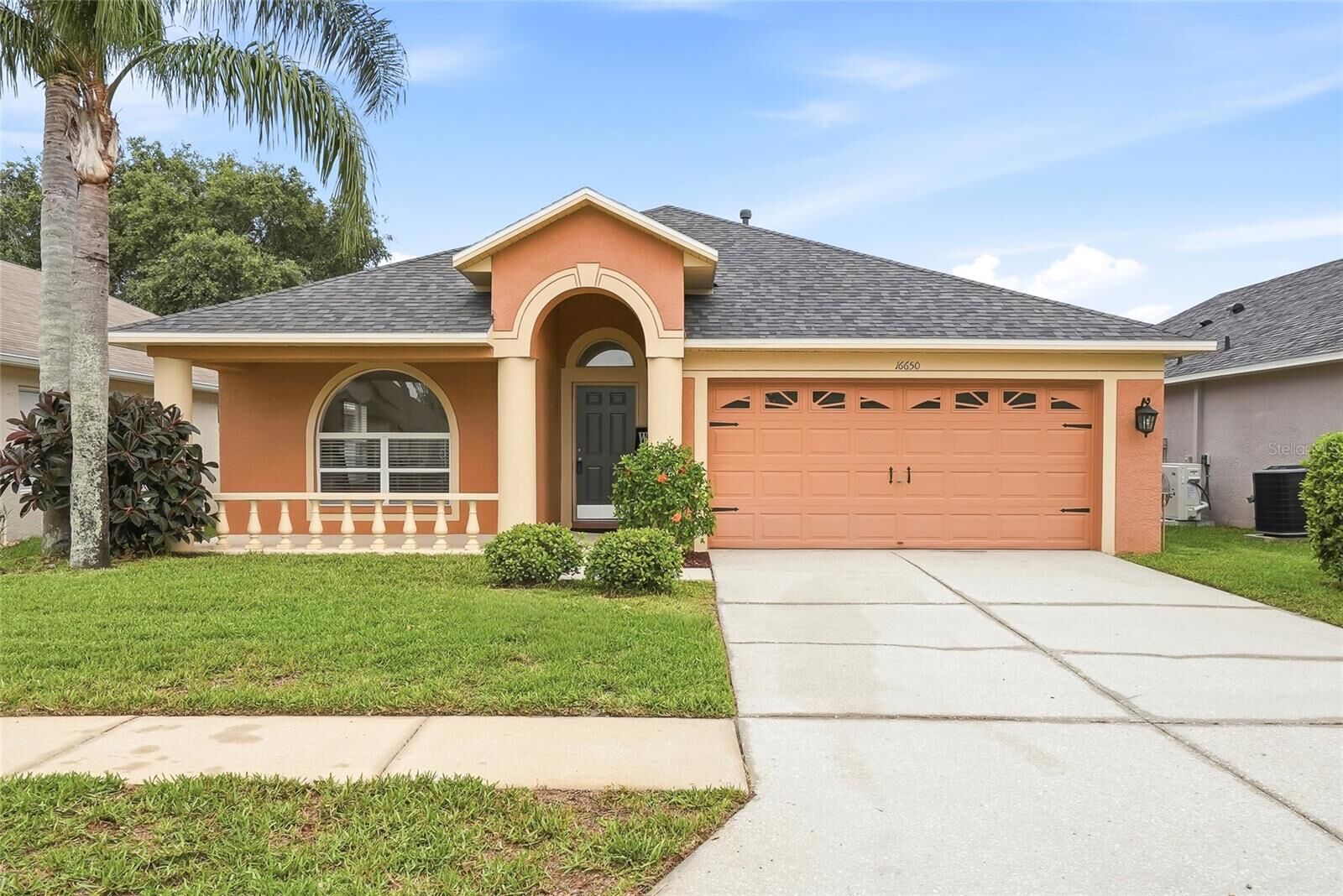 Property Photo:  16650 Fairbolt Way  FL 33556 