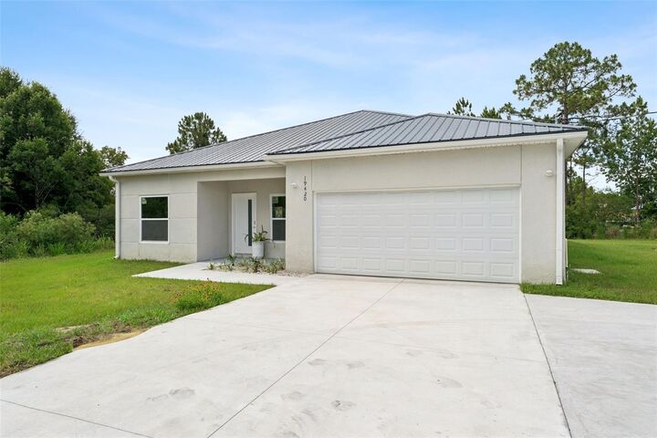 Property Photo:  19420 Ortega Street  FL 32833 