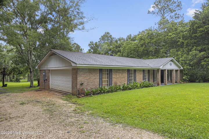 Property Photo:  2236 Brookside Drive  MS 39553 