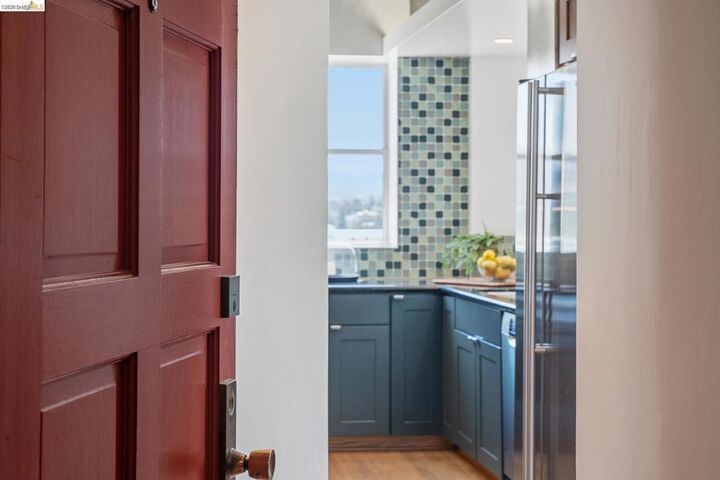Property Photo:  320 Lee Street 1302  CA 94610 